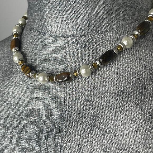 necklace Faux pearl and tiger's eye beaded costume jewelry natural neutral - Picture 5 of 11